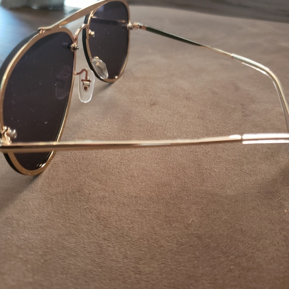 Pink mirrored sunglasses - Picture 3 of 3